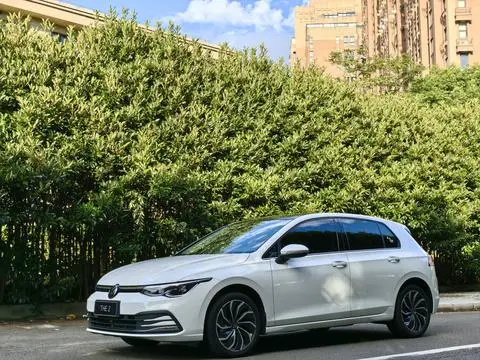 Volkswagen Golf 2024