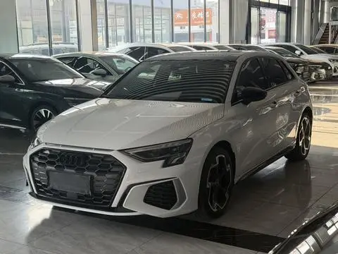 Audi A3 2023 — фото 1