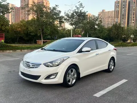 Hyundai Elantra Langdong 2012