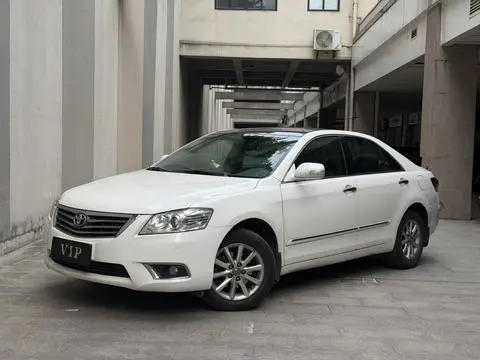 Toyota Camry 2010 — фото 1