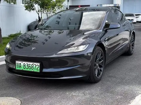 Tesla Model 3 2025 — фото 1