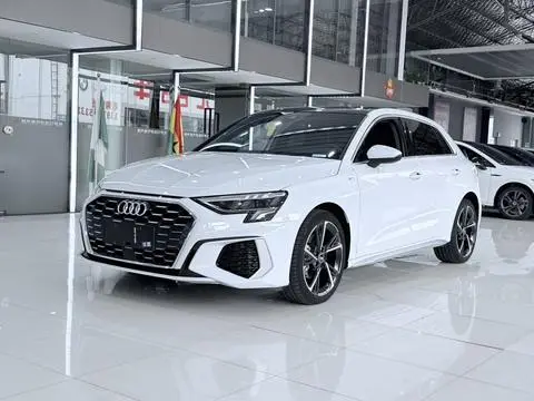 Audi A3 2022 — фото 1