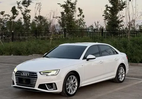 Audi A4L 2018