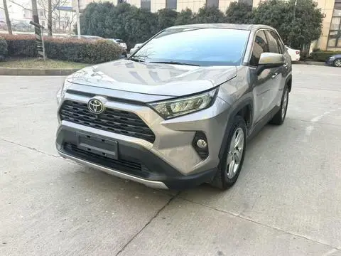 Toyota RAV4 2021 — фото 1