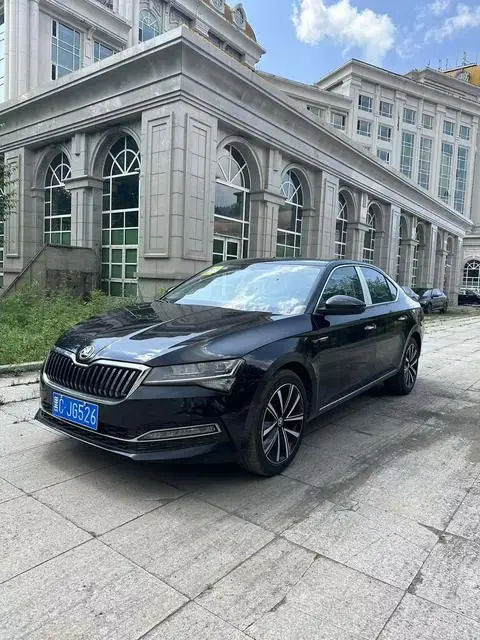 Skoda Superb 2025