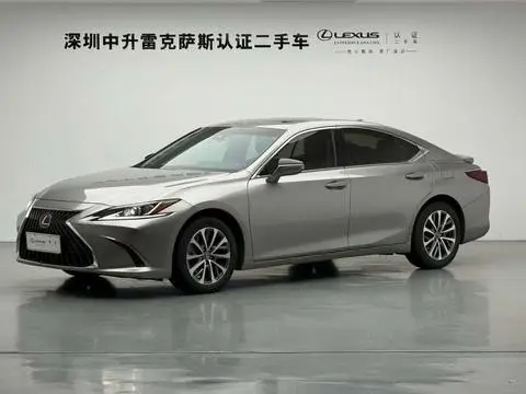 Lexus ES 2022