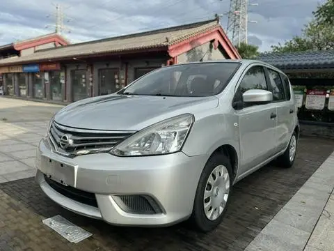 Nissan 骊威 2015