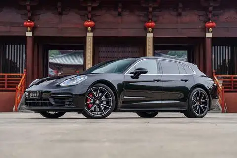 Porsche Panamera 2022