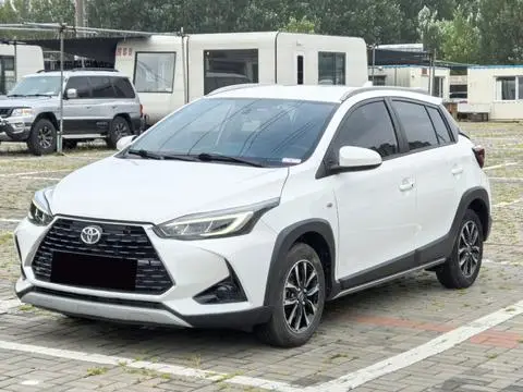 Toyota YARIS L 2022 — фото 1