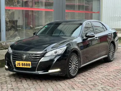 Toyota Crown 2018