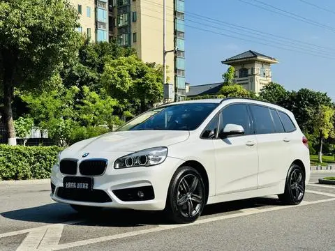 BMW 2 Series 多功能旅行车 2015