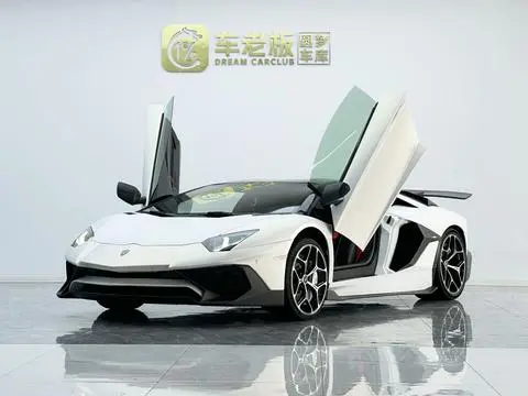 Lamborghini Aventador 2011