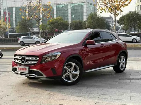 Mercedes-Benz GLA 2017 — фото 1