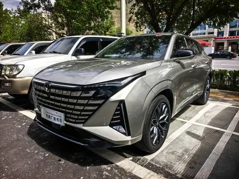 Changan UNI-Z PHEV 2024