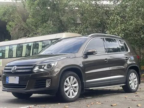 Volkswagen Tiguan 2015 — фото 1
