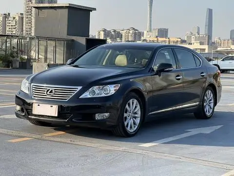 Lexus LS 2010 — фото 1