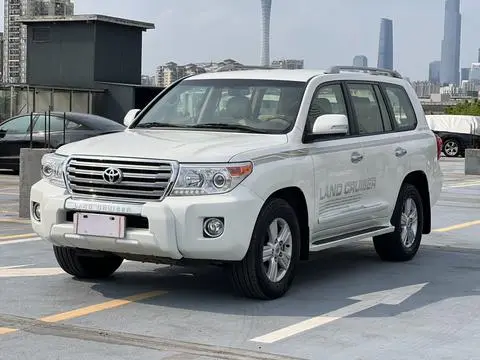 Toyota Land Cruiser 2016 — фото 1