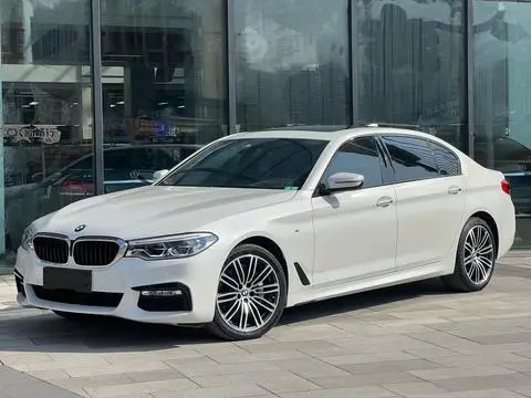 BMW 5 Series 2018 — фото 1