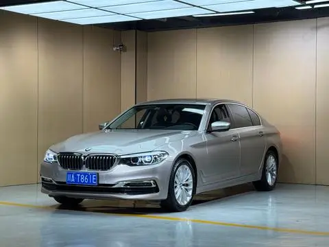 BMW 5 Series 2018 — фото 1
