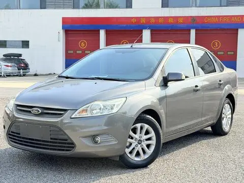 Ford Focus 2013 — фото 1