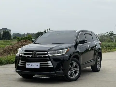 Toyota Highlander 2018 — фото 1