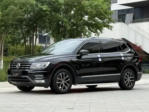 Volkswagen Tiguan L 2018 — фото 1