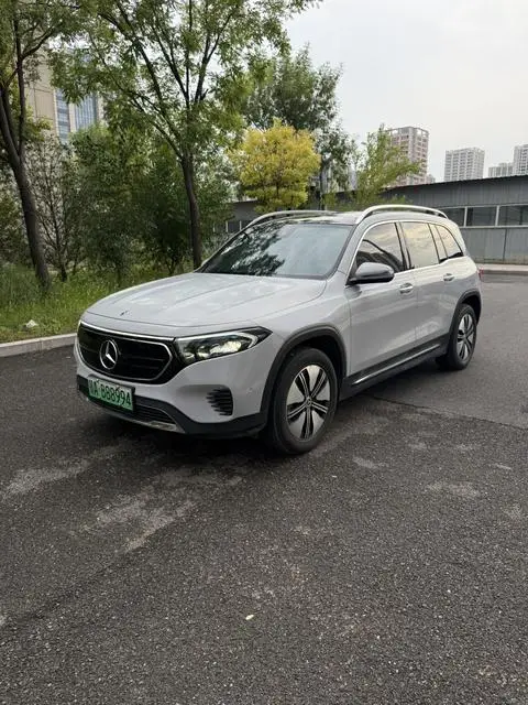 Mercedes-Benz EQB 2023