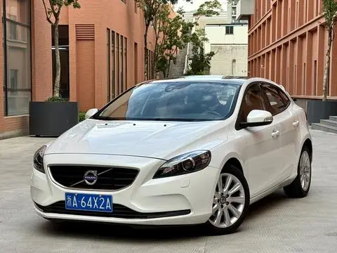 Volvo V40 2015