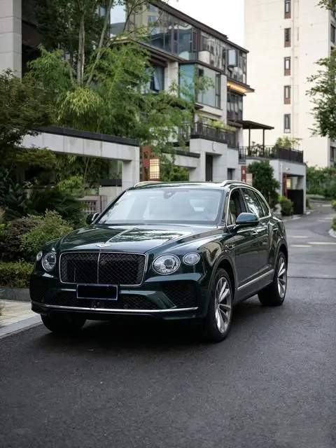 Bentley 添越 2024