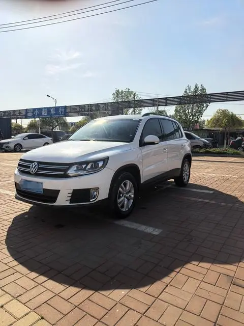 Volkswagen Tiguan 2015 — фото 1