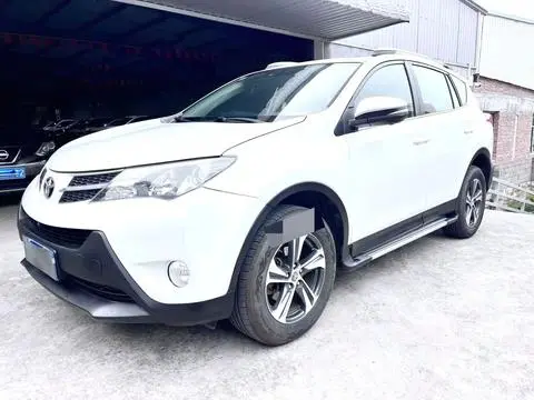 Toyota RAV4 2015 — фото 1