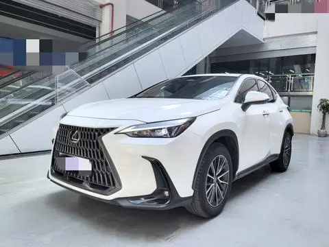 Lexus NX 2022
