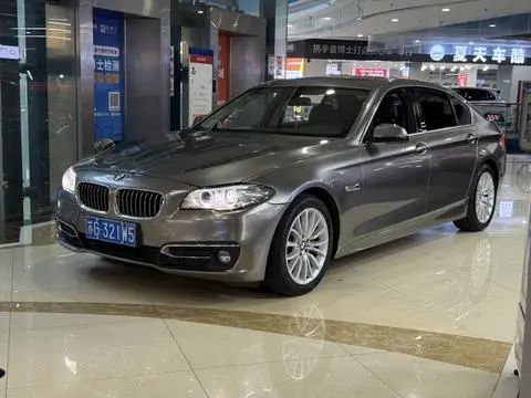 BMW 5 Series 2017 — фото 1