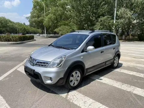 Nissan 骊威 2010