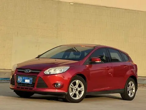 Ford Focus 2012 — фото 1
