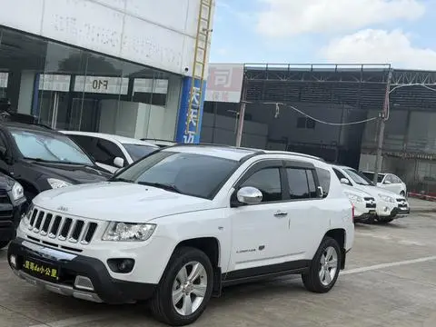 Jeep 指南者 2013 — фото 1