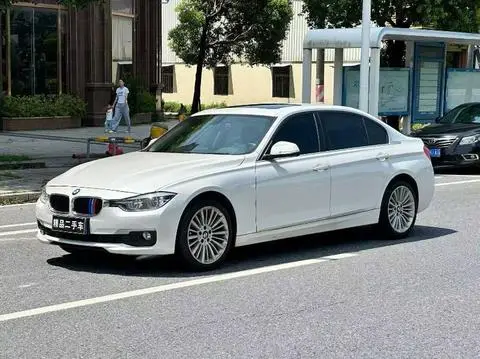 BMW 3 Series 2018 — фото 1