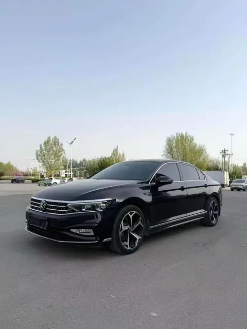 Volkswagen Magotan 2025