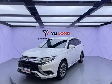 Mitsubishi 欧蓝德 2021 — фото 1
