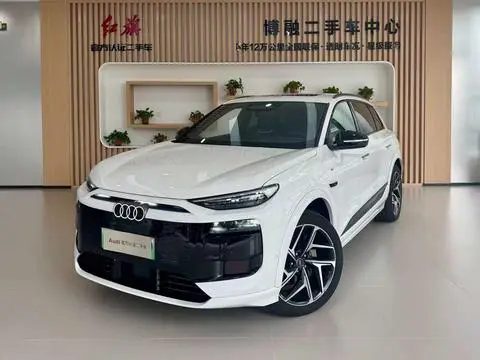 Audi Q6L e-tron 2026 — фото 1
