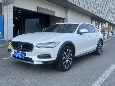 Volvo V90 2023