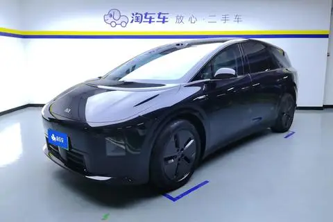 Li i8 2025