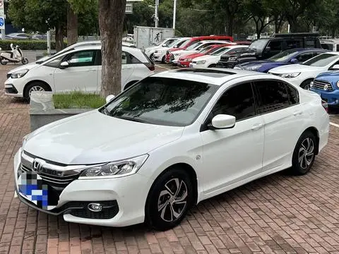 Honda Accord 2016 — фото 1