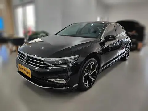 Volkswagen Magotan 2025
