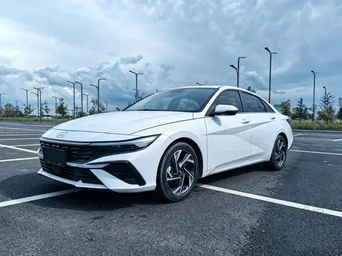 Hyundai Elantra 2023