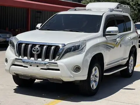 Toyota Prado 2013 — фото 1