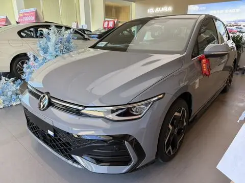 Volkswagen Golf 2025