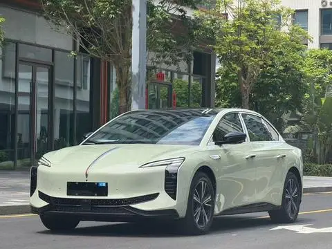 Hongqi EH7 2025