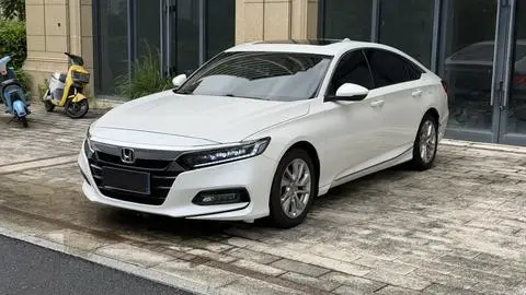 Honda Accord 2018 — фото 1