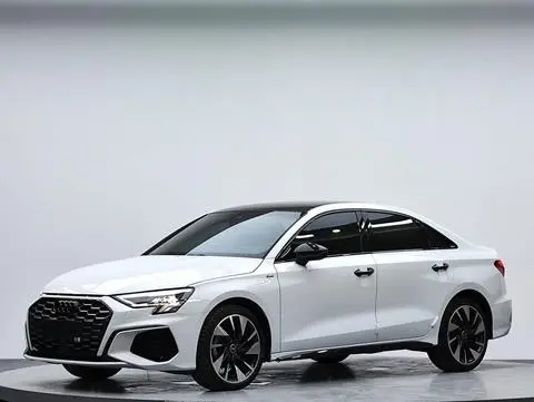 Audi A3 2022 — фото 1